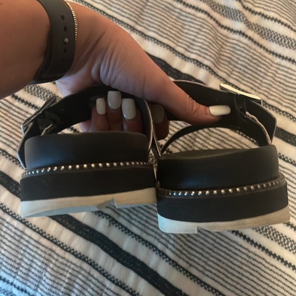 SOREL Snakeskin slides Sz 10 - Picture 6 of 7